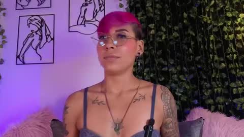 Mia Morgann online show from November 5, 2025, 2:39 pm