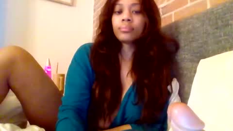 MiaMuffn online show from April 13, 2026, 8:03 pm