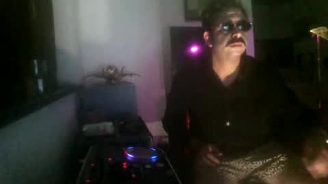 Mia  Ben online show from November 12, 2025, 2:01 am