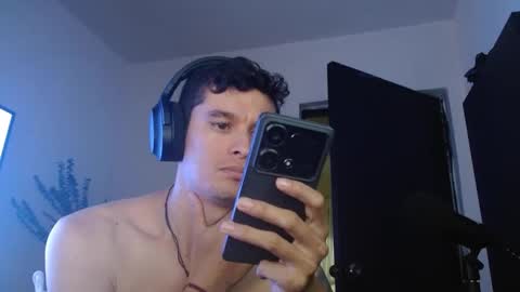 miaou_miaou online show from December 3, 2024, 2:47 am