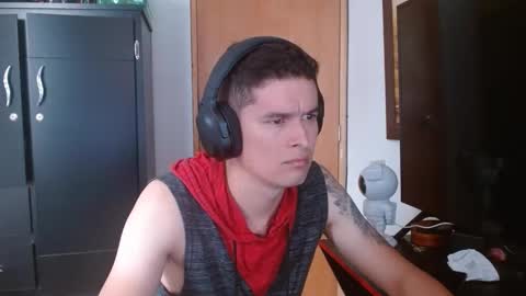 miaou_miaou online show from February 9, 2025, 9:06 pm