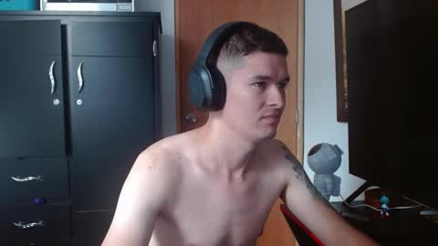 miaou_miaou online show from February 18, 2025, 1:44 pm