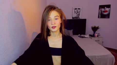 Snapshot of miapaw chatting on December 25, 2024, 6:30 pm Mia online show from December 25, 2024, 6:30 pm