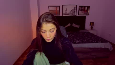 Snapshot of miapaw chatting on January 15, 2025, 5:58 pm Mia online show from January 15, 2025, 5:58 pm