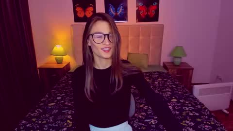 Snapshot of miapaw chatting on January 26, 2025, 6:37 pm Mia online show from January 26, 2025, 6:37 pm