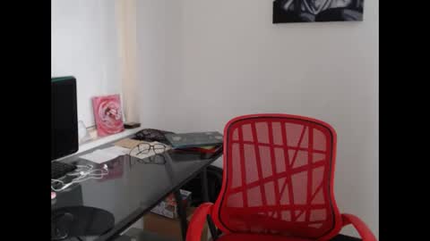 Snapshot of miapeyton chatting on October 28, 2025, 4:20 pm Mia Peyton online show from October 28, 2025, 4:20 pm