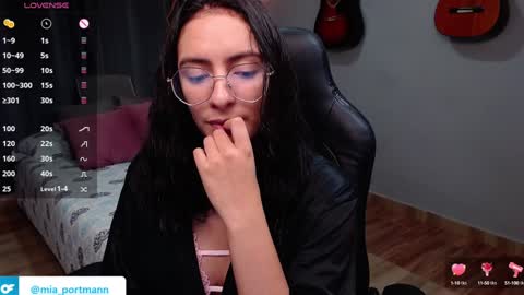 MIAPORTMANN online show from December 1, 2024, 9:37 pm