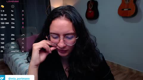 MIAPORTMANN online show from December 2, 2024, 12:51 pm