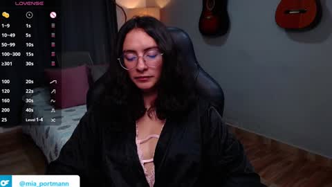 MIAPORTMANN online show from December 18, 2024, 12:18 pm