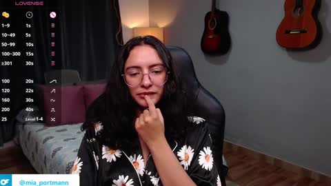 MIAPORTMANN online show from January 3, 2025, 10:52 am