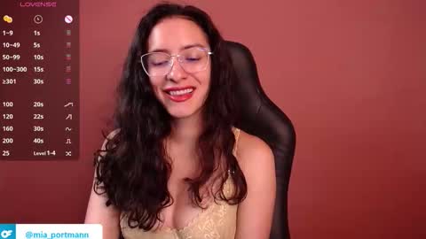 MIAPORTMANN online show from February 5, 2026, 9:14 am