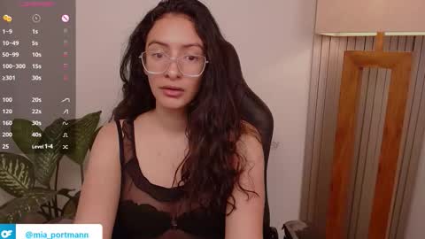 MIAPORTMANN online show from February 22, 2026, 12:15 pm