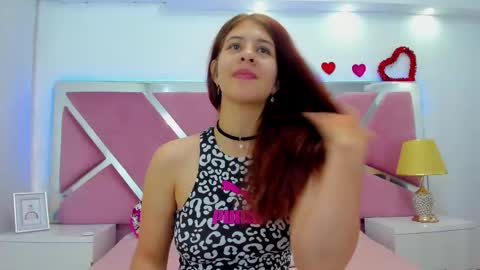 Sweetie Mia online show from November 7, 2025, 12:49 pm