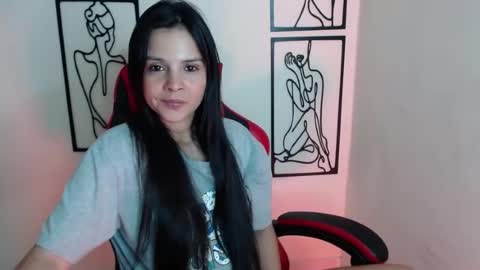 miarobinn_ online show from July 26, 2026, 12:12 pm