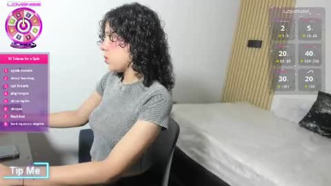 miasalazar9 online show from April 15, 2026, 9:49 am