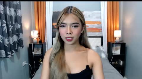 Snapshot of miasmith09 chatting on February 6, 2026, 6:40 am Pau and jence online show from February 6, 2026, 6:40 am