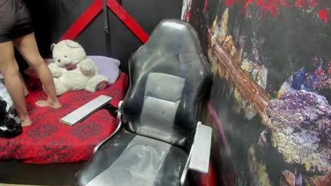 Mariana online show from October 16, 2025, 2:07 pm