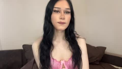Mia online show from June 22, 2026, 8:11 am