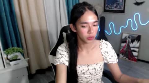 Mia online show from February 2, 2025, 11:30 am