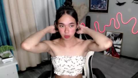 Mia online show from February 2, 2025, 4:00 pm