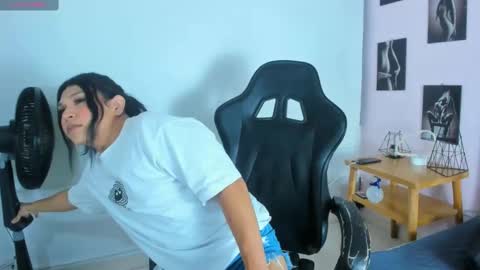 Snapshot of miavalentinaaa chatting on March 10, 2025, 12:29 am Miaa valentinaaa online show from March 10, 2025, 12:29 am