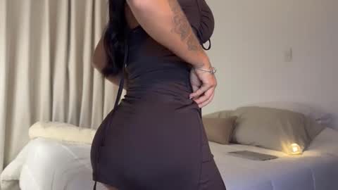 Mia online show from April 15, 2026, 10:43 pm