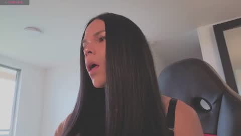 Snapshot of miavero chatting on June 26, 2026, 4:00 pm Mia online show from June 26, 2026, 4:00 pm