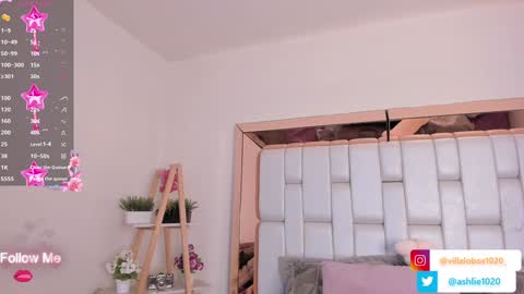 Mia Villalobos online show from January 8, 2025, 6:52 pm