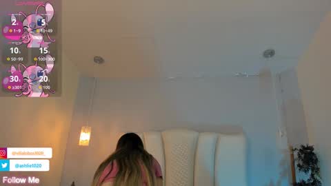 Mia Villalobos online show from October 6, 2025, 12:02 pm