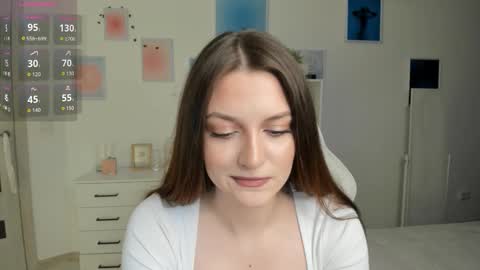 Mia online show from October 19, 2025, 5:08 am