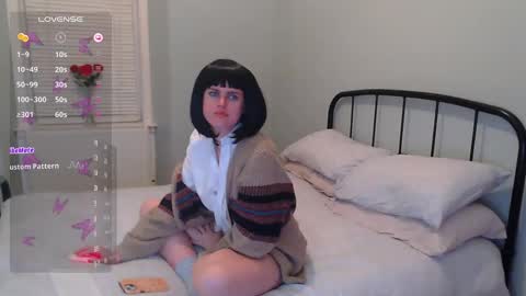 Mia  online show from January 28, 2025, 5:24 pm