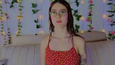 Mia winx  online show from November 20, 2025, 9:03 pm