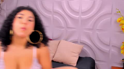 Mia online show from January 6, 2025, 3:31 am