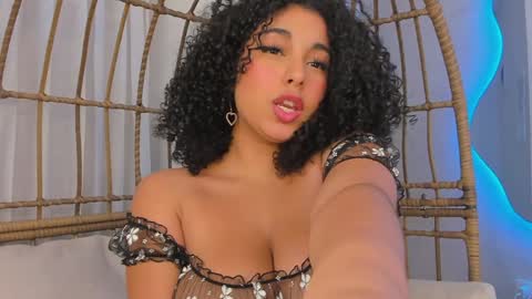 Mia online show from February 5, 2025, 4:06 am