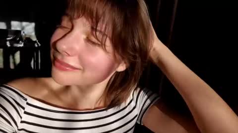 Luna online show from September 30, 2025, 1:49 pm