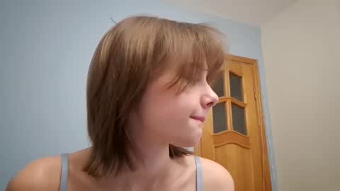 Luna online show from October 9, 2025, 2:26 pm