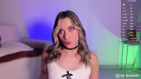 Snapshot of mich_bittersweet chatting on October 19, 2025, 10:10 pm online show from October 19, 2025, 10:10 pm