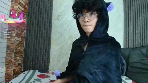mich_marin online show from September 19, 2025, 11:11 am