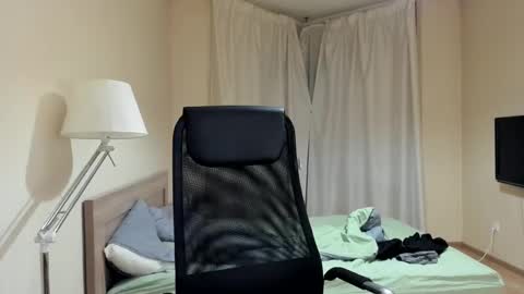 Snapshot of michael_birkin chatting on December 29, 2024, 3:33 am Michael Birkin online show from December 29, 2024, 3:33 am