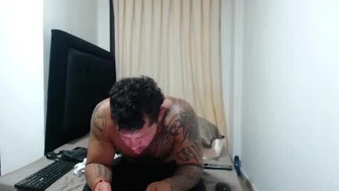 Snapshot of michael_daviss1 chatting on May 20, 2026, 12:06 am Michael Daviss online show from May 20, 2026, 12:06 am
