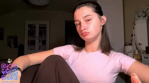 Emily online show from November 24, 2025, 2:06 pm