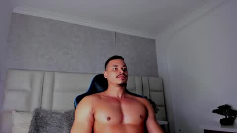 Michael online show from September 27, 2025, 3:33 am