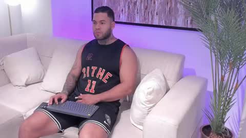 Michael Salens independent model online show from February 21, 2025, 10:28 am