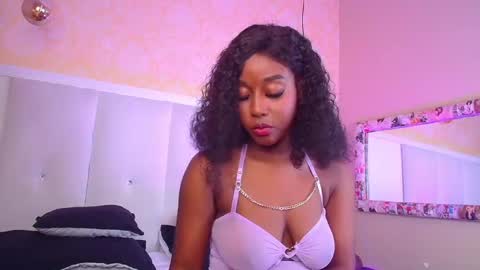 Snapshot of michaelacox chatting on March 3, 2025, 7:17 pm Michel online show from March 3, 2025, 7:17 pm