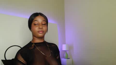 Snapshot of michaelacox chatting on September 15, 2025, 12:27 pm Michel online show from September 15, 2025, 12:27 pm