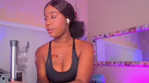 Snapshot of michaelacox chatting on November 3, 2025, 12:28 pm Michel online show from November 3, 2025, 12:28 pm