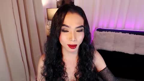 michaelagoddess online show from November 15, 2025, 12:08 am
