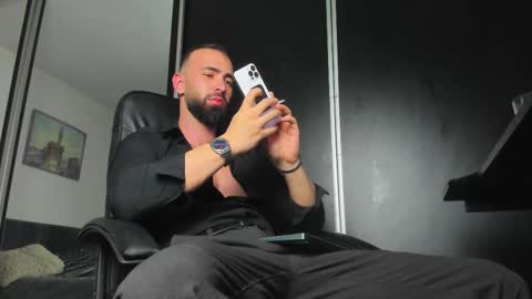 MichaelEvansx online show from November 1, 2025, 8:44 pm