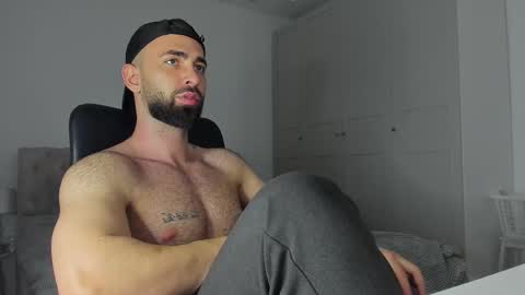 MichaelEvansx online show from February 14, 2026, 1:46 am