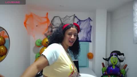 michel_rous_la_mas_caliente online show from October 26, 2025, 2:34 pm